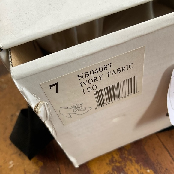 Seychelles I Do Ivory Fabric Heels - Picture 8 of 8